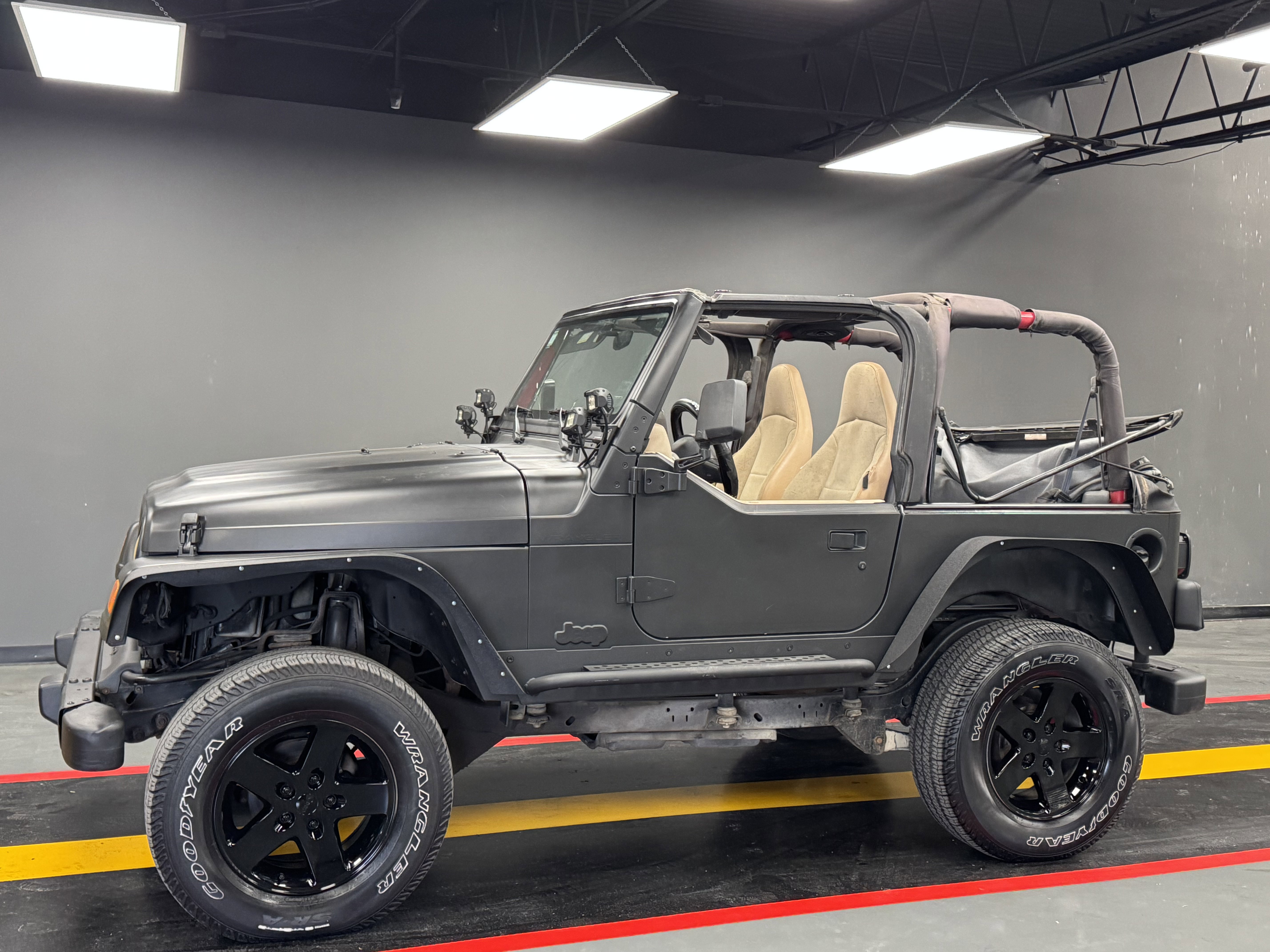 Used 2001 Jeep Wrangler SE AWD/4WD image 2