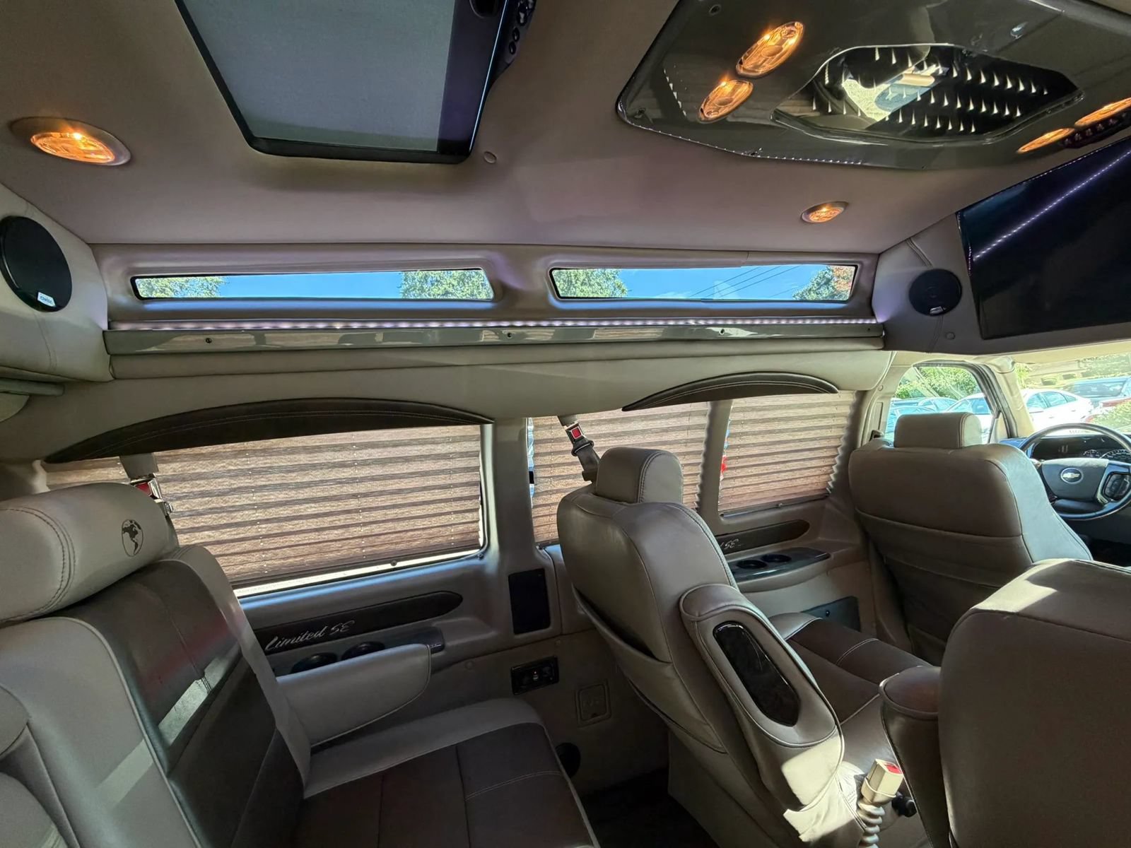 Used 2015 Chevrolet Express 2500 RWD image 41