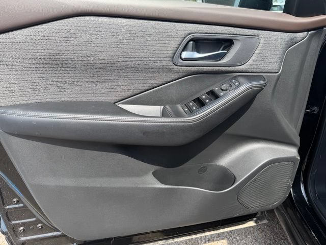 Certified 2022 Nissan Rogue SV FWD image 12