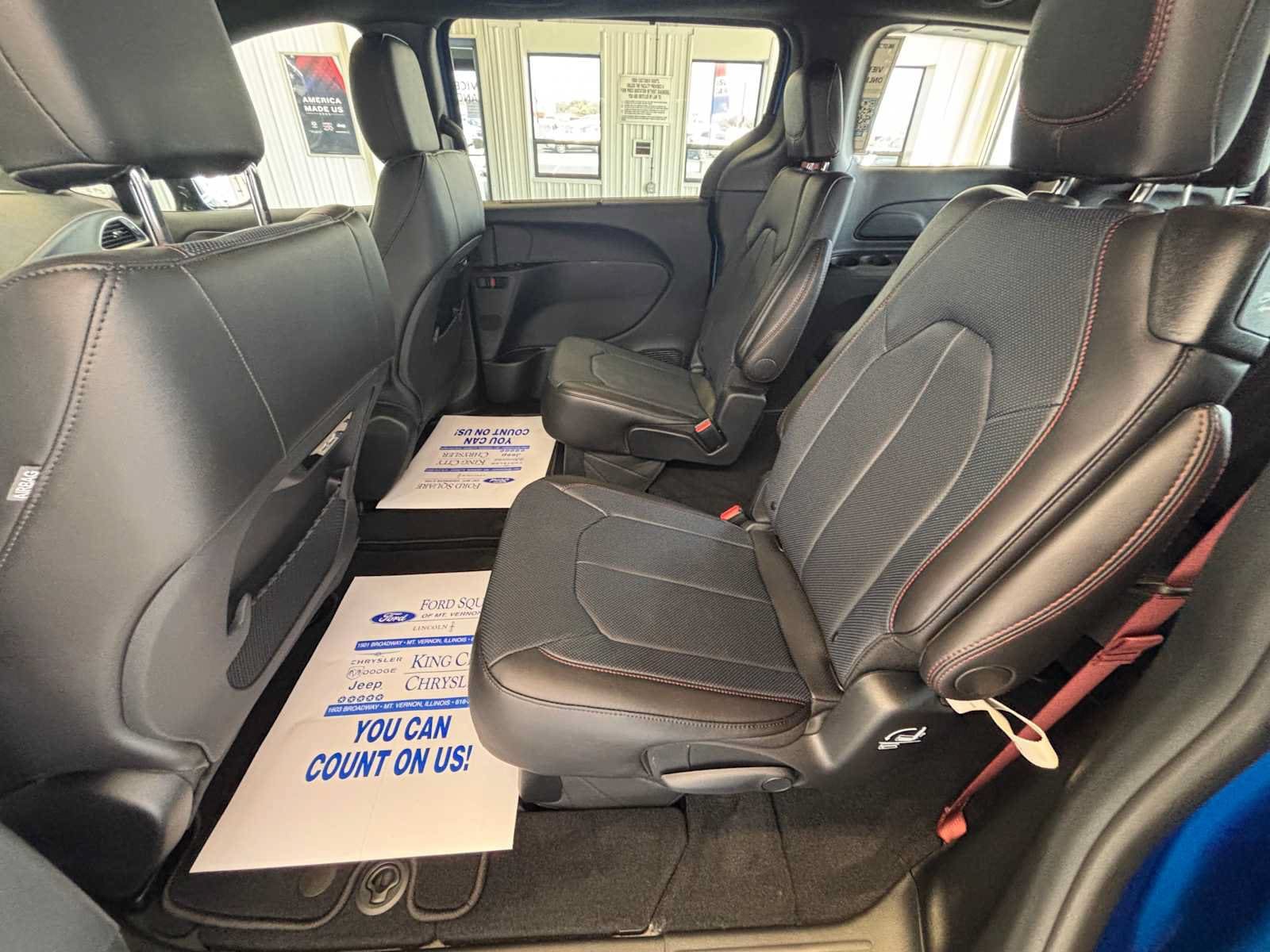 New 2027 Chrysler Pacifica Select FWD image 16