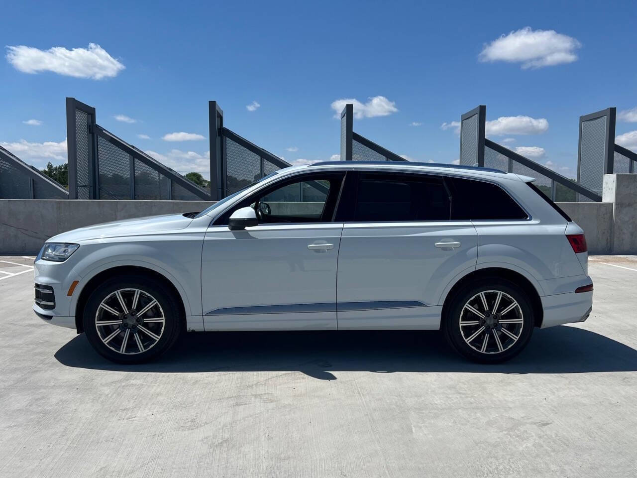 Used 2017 Audi Q7 3.0T Premium Plus w/ Premium Plus Package AWD/4WD image 5