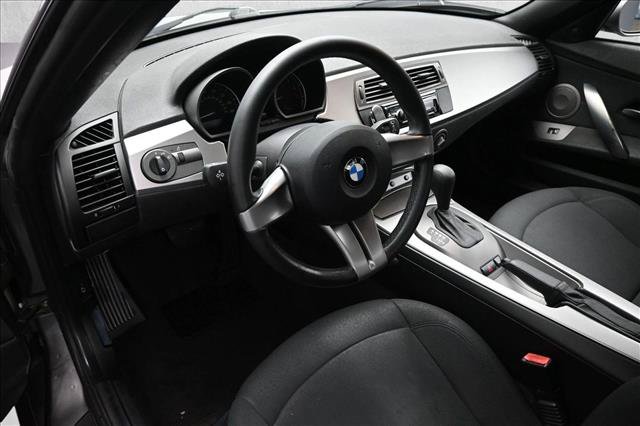 Used 2003 BMW Z4 2.5i RWD image 8