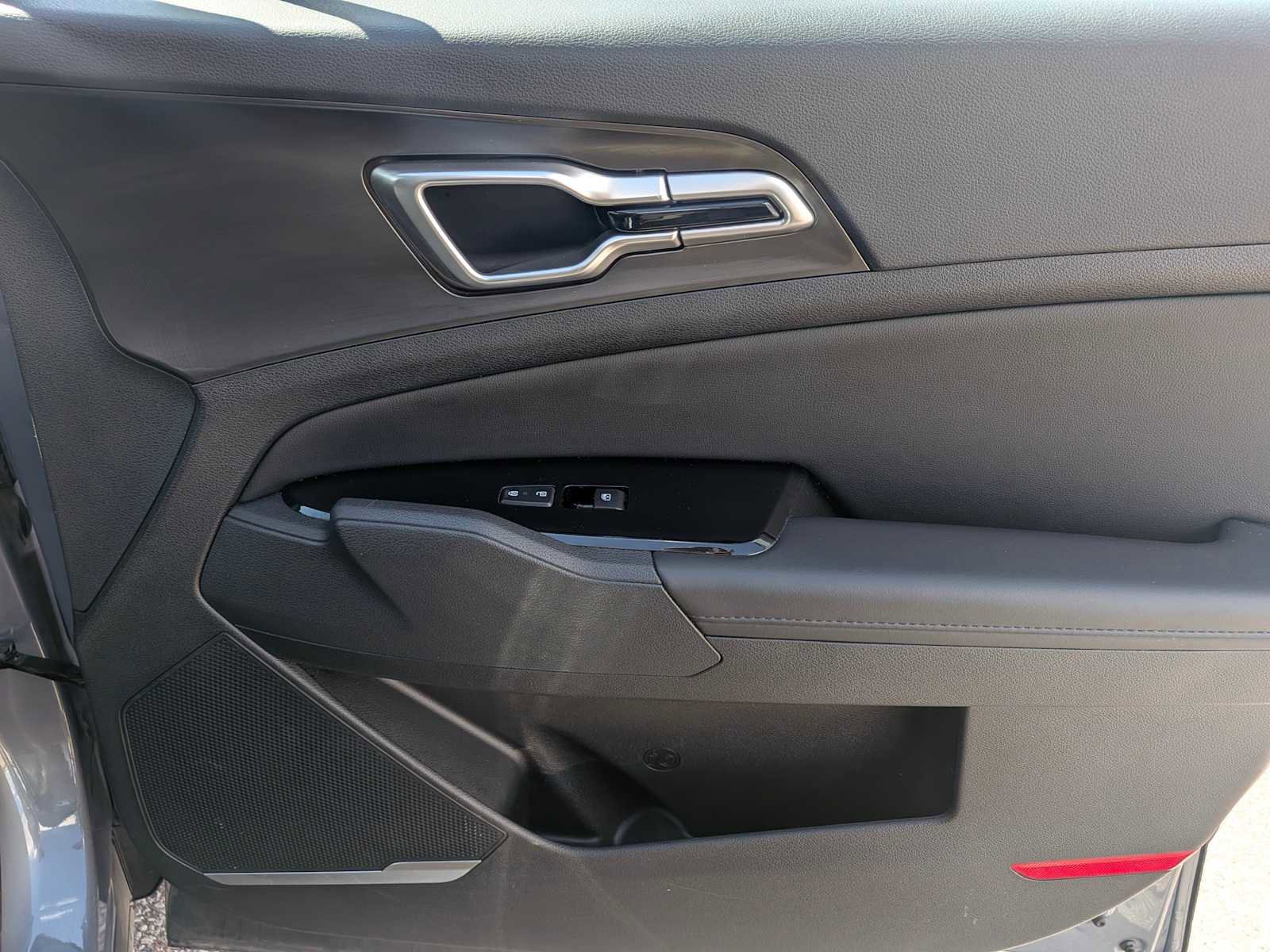 Used 2025 Kia Sportage EX image 21