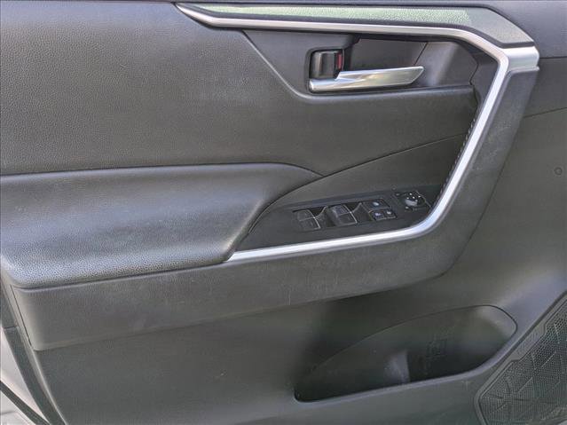 Used 2022 Toyota RAV4 XLE AWD/4WD image 12