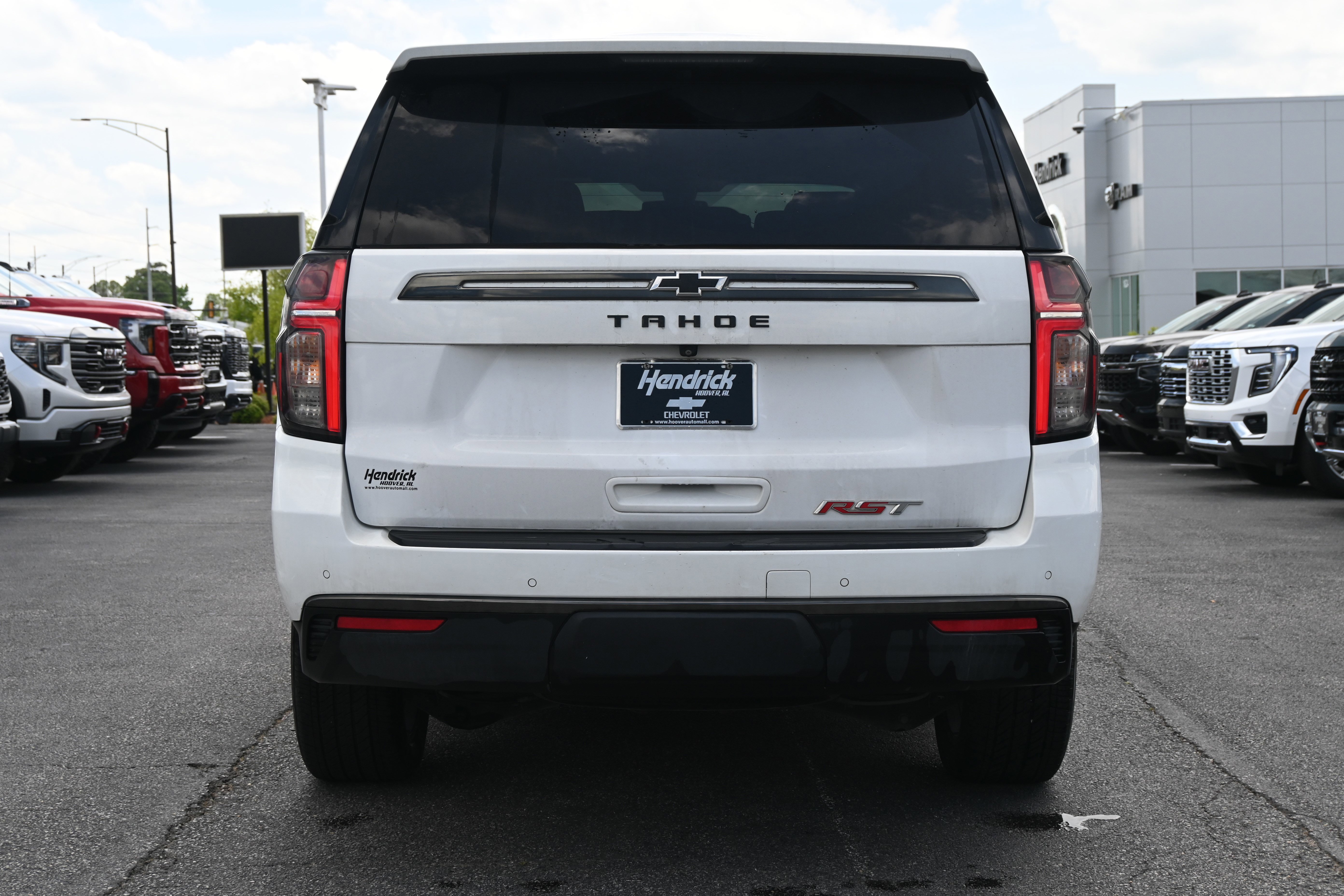 Used 2022 Chevrolet Tahoe RST w/ Luxury Package AWD/4WD image 11