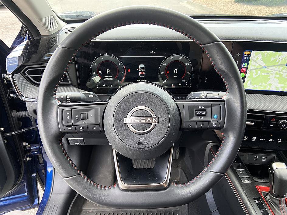 Certified 2025 Nissan Kicks SR FWD image 13