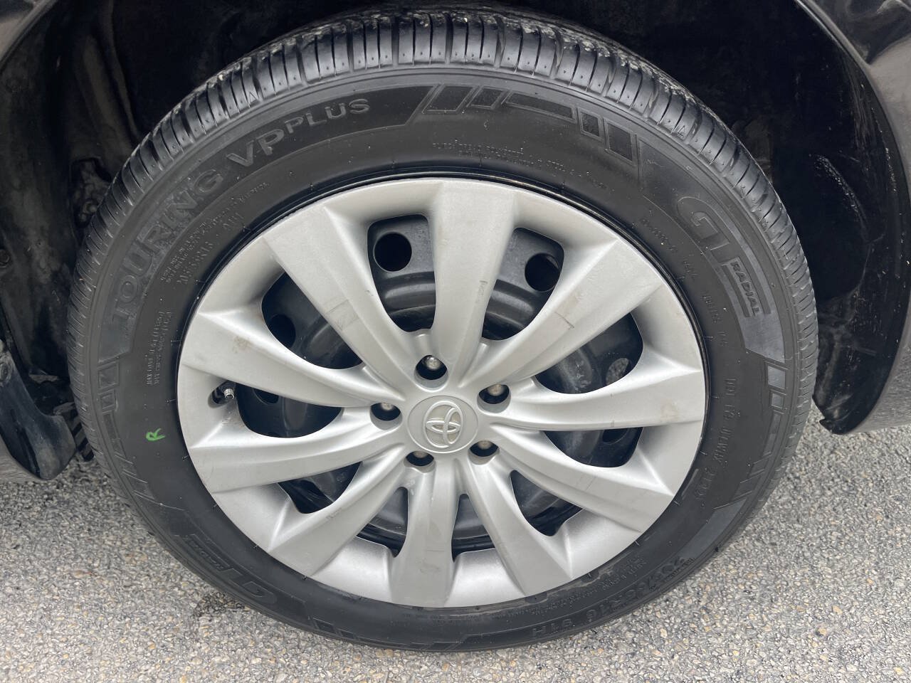 Used 2013 Toyota Corolla LE FWD image 24