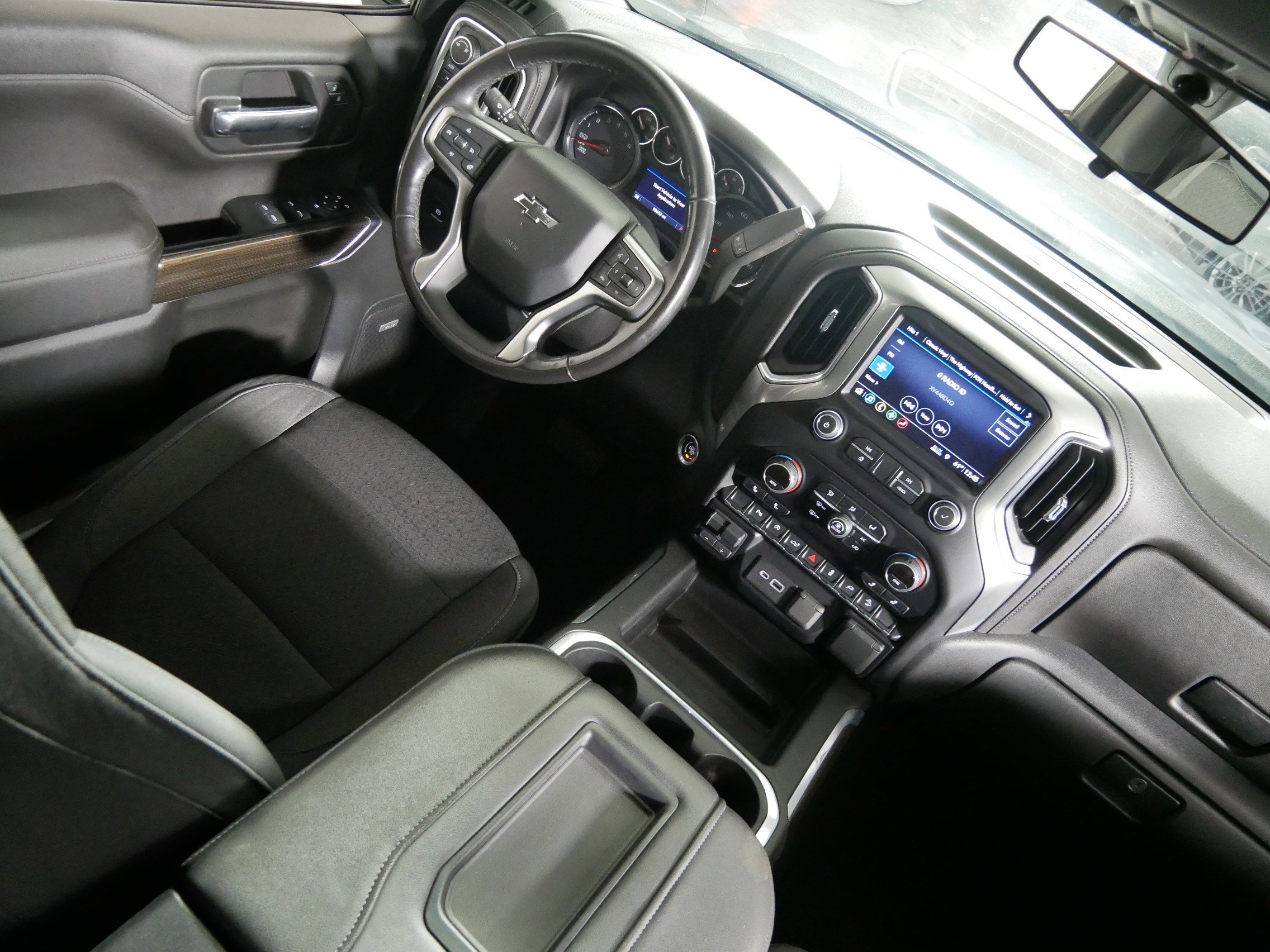 Certified 2019 Chevrolet Silverado 1500 RST image 9