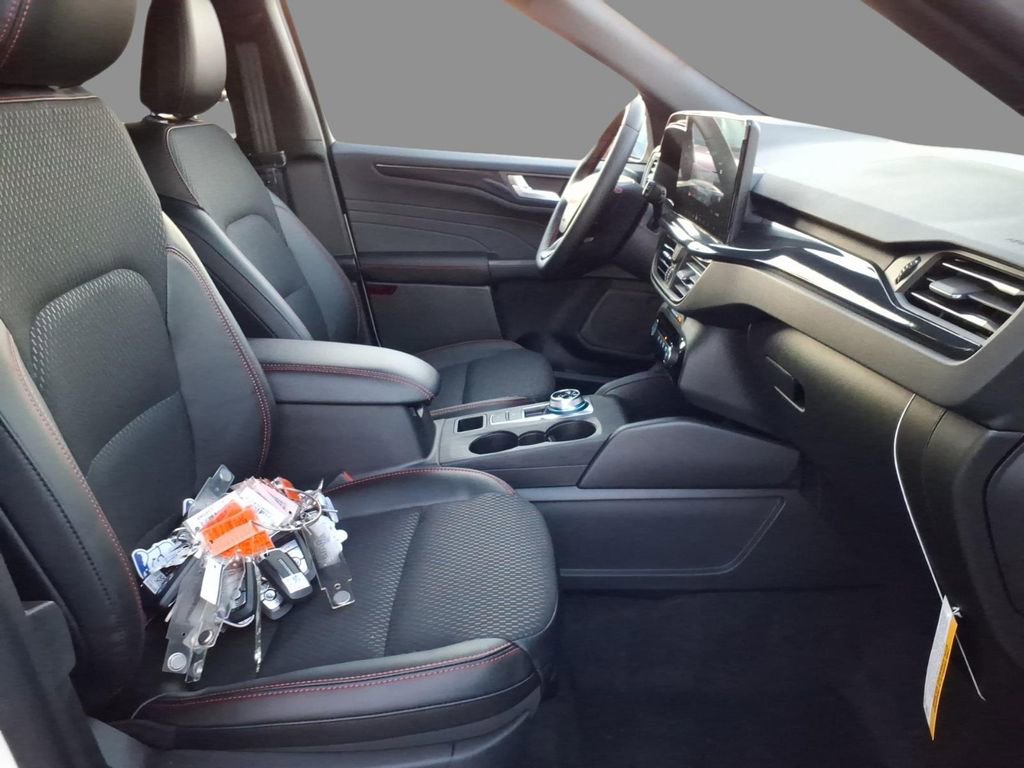 New 2026 Ford Escape ST-Line w/ Tech Pack #1 AWD/4WD image 13