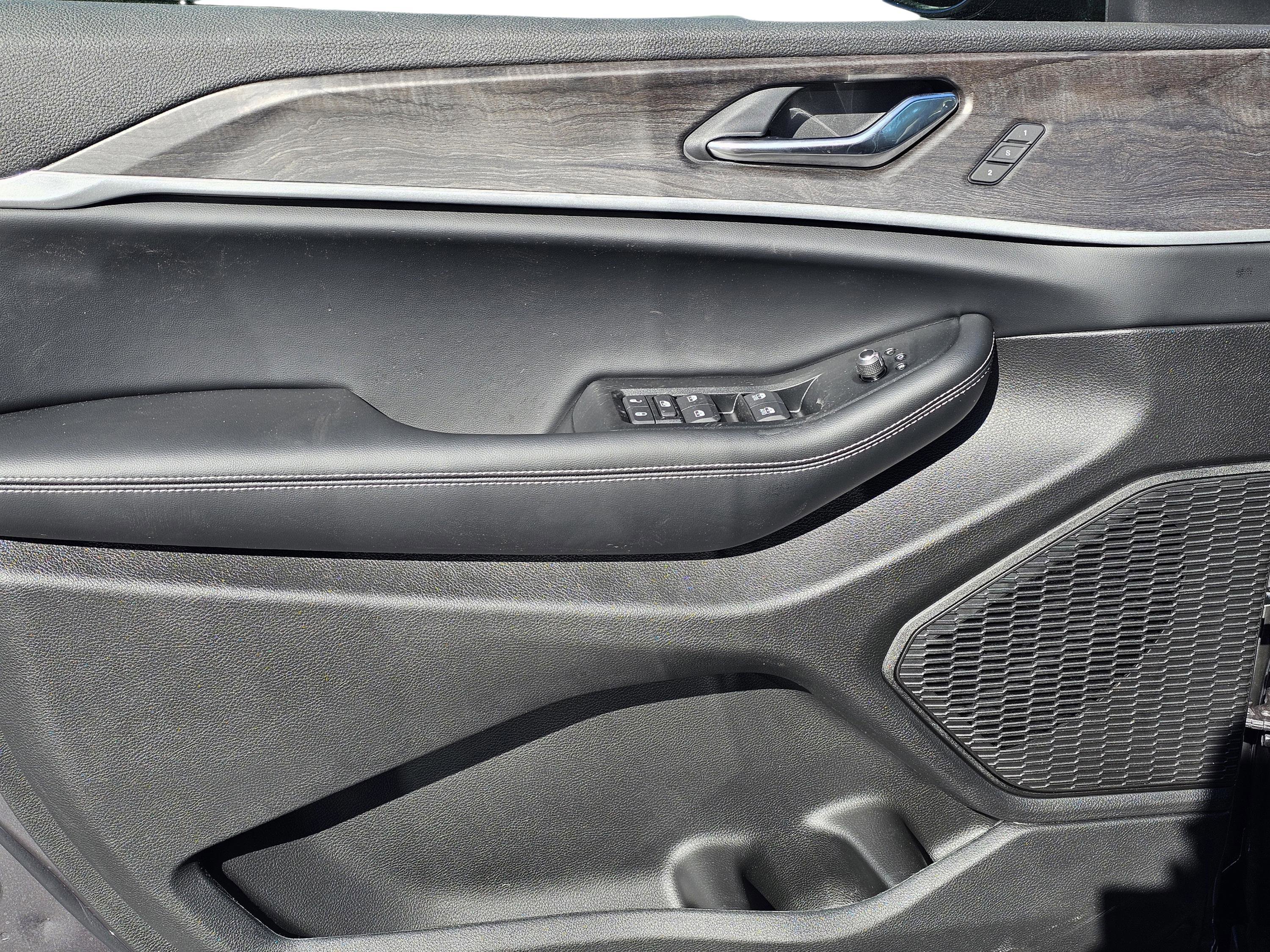 New 2025 Jeep Grand Cherokee L Limited image 15