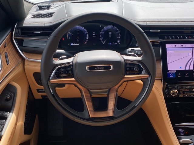 New 2025 Jeep Grand Cherokee Summit image 39