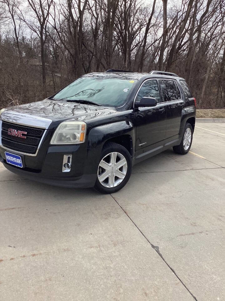 Used 2011 GMC Terrain SLT image 2