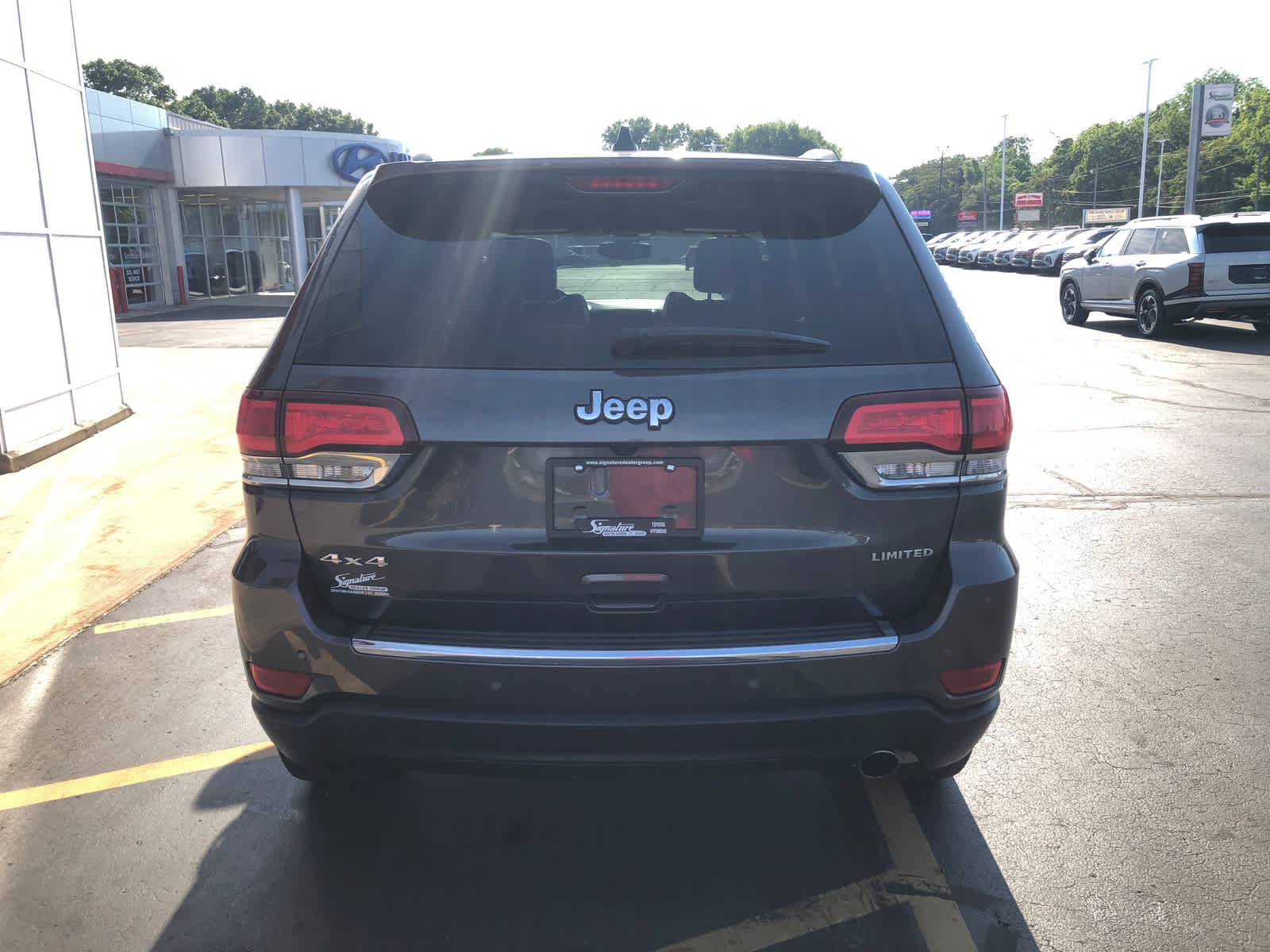 Used 2021 Jeep Grand Cherokee Limited AWD/4WD image 5