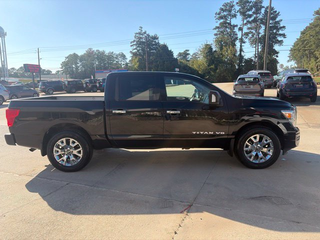 Used 2020 Nissan Titan SV w/ SV Convenience Package RWD image 5