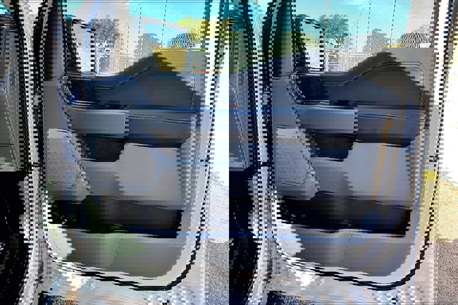 Used 2025 Ford F150 Lightning Flash image 28