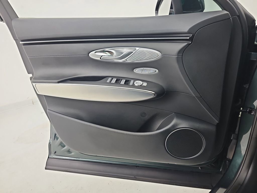 Used 2023 Genesis GV70 2.5T w/ Select Package image 43