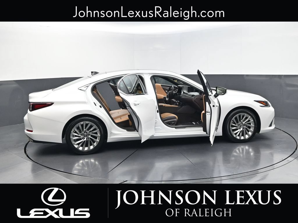 Used 2019 Lexus ES 350 Ultra Luxury w/ Accessory Package FWD image 33
