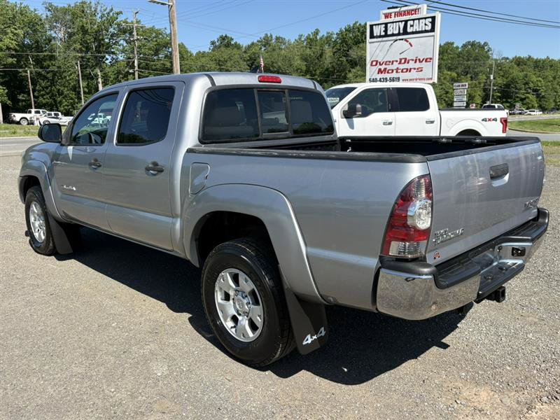 Used 2015 Toyota Tacoma 4x4 Double Cab w/ SR5 Package image 3