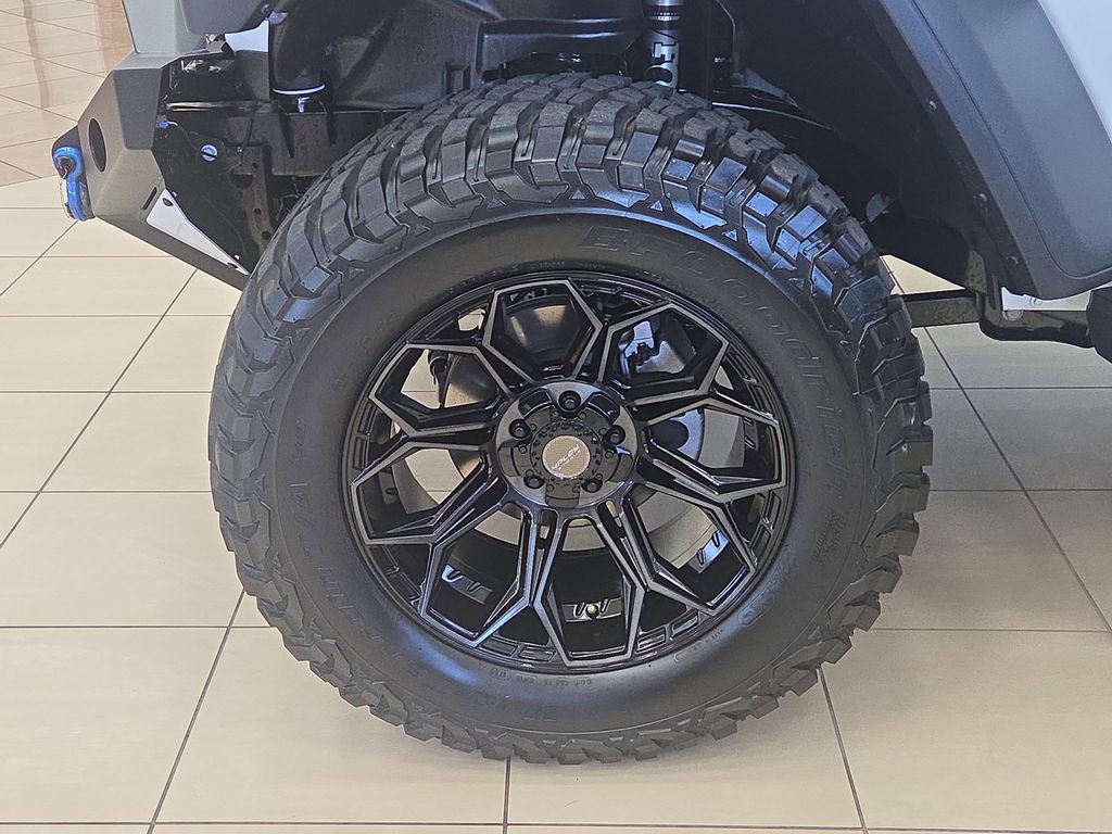 New 2025 Jeep Wrangler Willys image 11