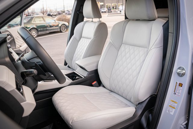 Used 2023 Mitsubishi Outlander SEL image 13