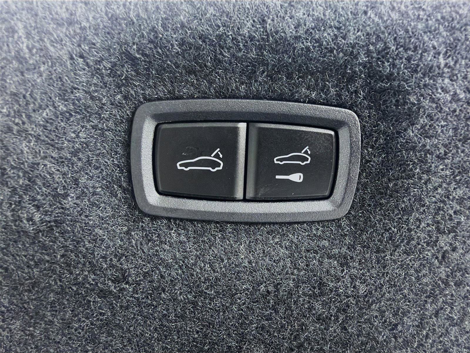 New 2026 Porsche Taycan RWD image 24