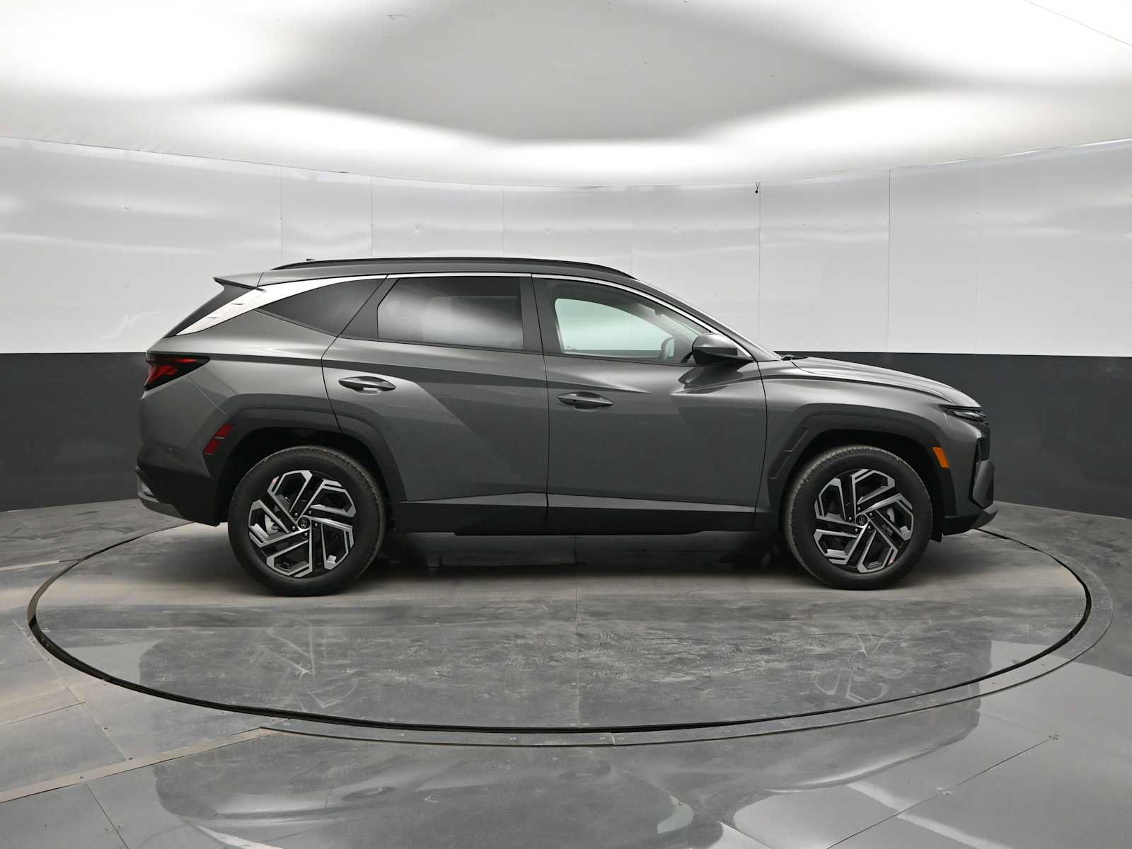 New 2026 Hyundai Tucson SEL Plus w/ Tow & Go Package AWD/4WD image 9