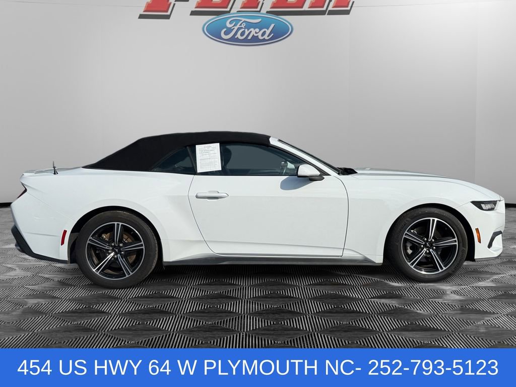 Used 2025 Ford Mustang Premium RWD image 6