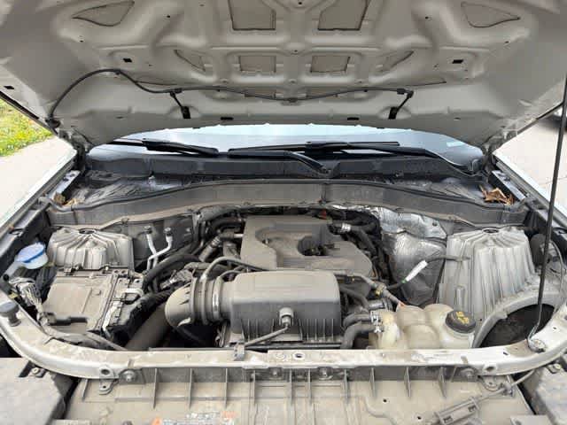 Used 2020 Ford Explorer XLT w/ Equipment Group 202A AWD/4WD image 4