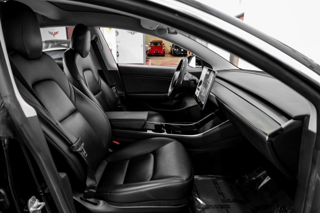 Used 2019 Tesla Model 3 Standard Range Plus image 31