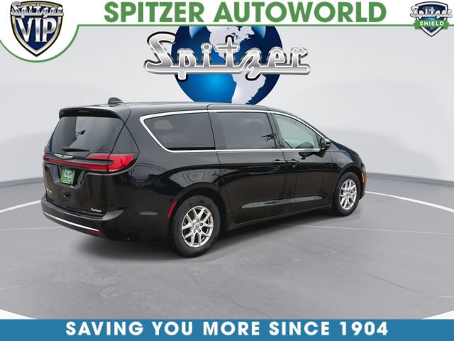 Used 2025 Chrysler Pacifica Select FWD image 9