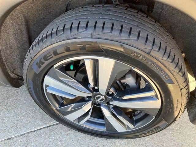 Used 2023 Nissan Rogue SL w/ SL Premium Package image 29