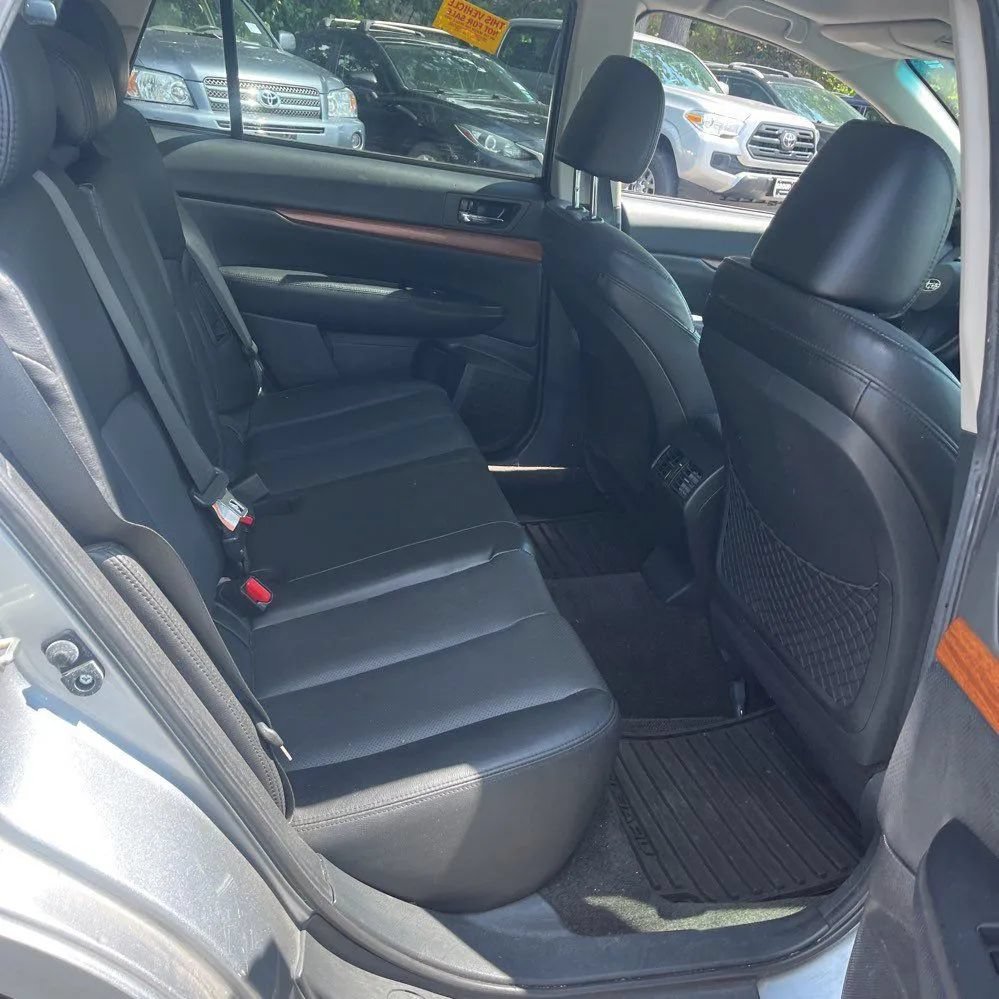 Used 2013 Subaru Outback 2.5i Limited w/ Moonroof Pkg AWD/4WD image 22