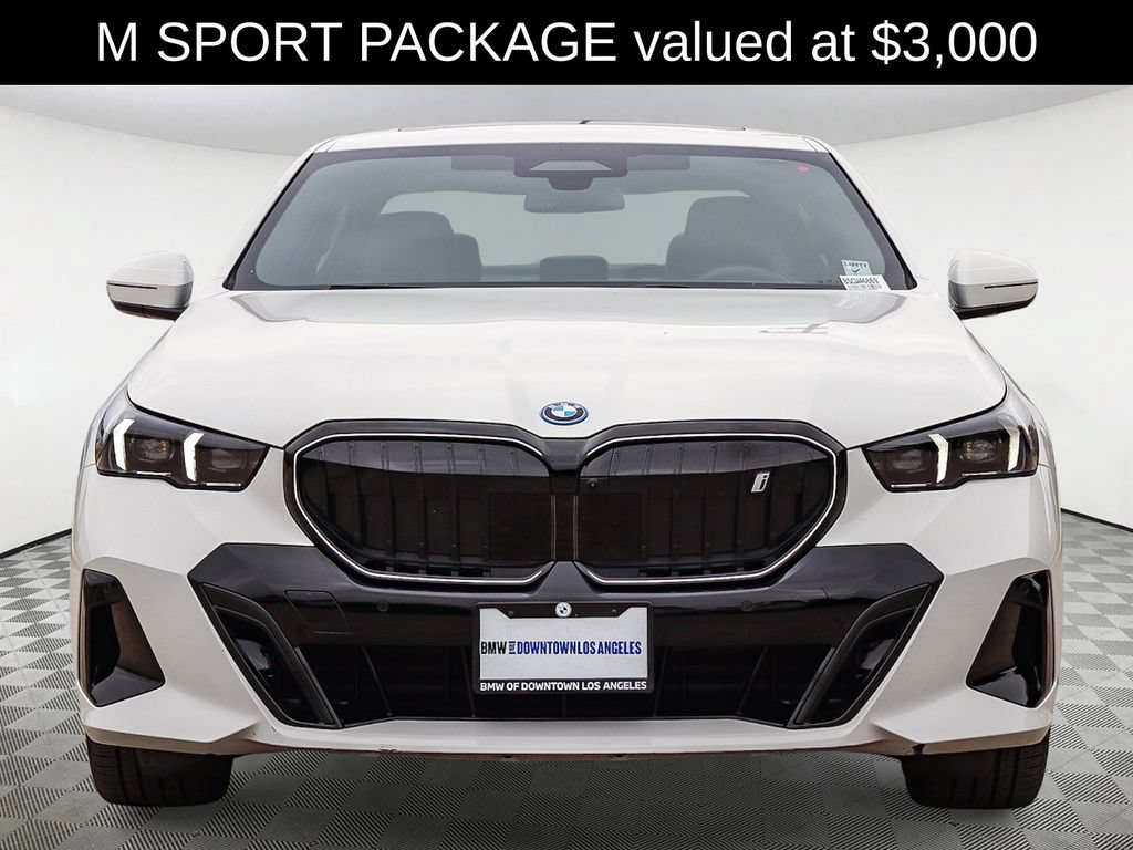 Used 2026 BMW i5 eDrive40 w/ M Sport Package RWD image 2