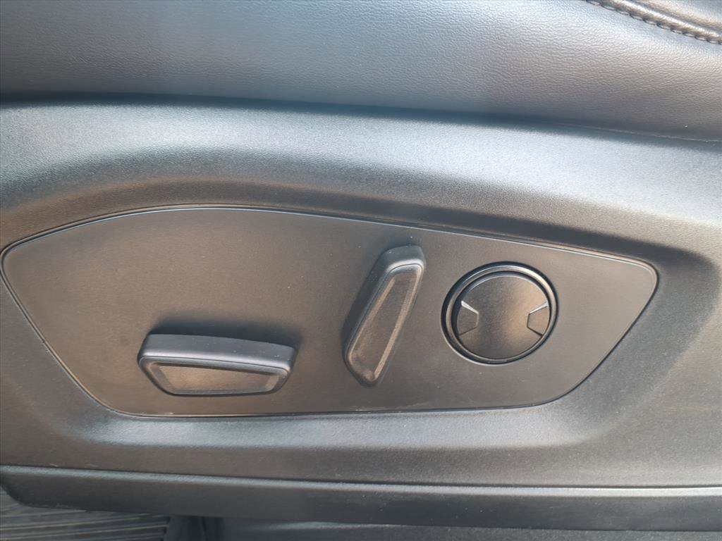 Used 2023 Ford Explorer XLT w/ Equipment Group 202A image 14