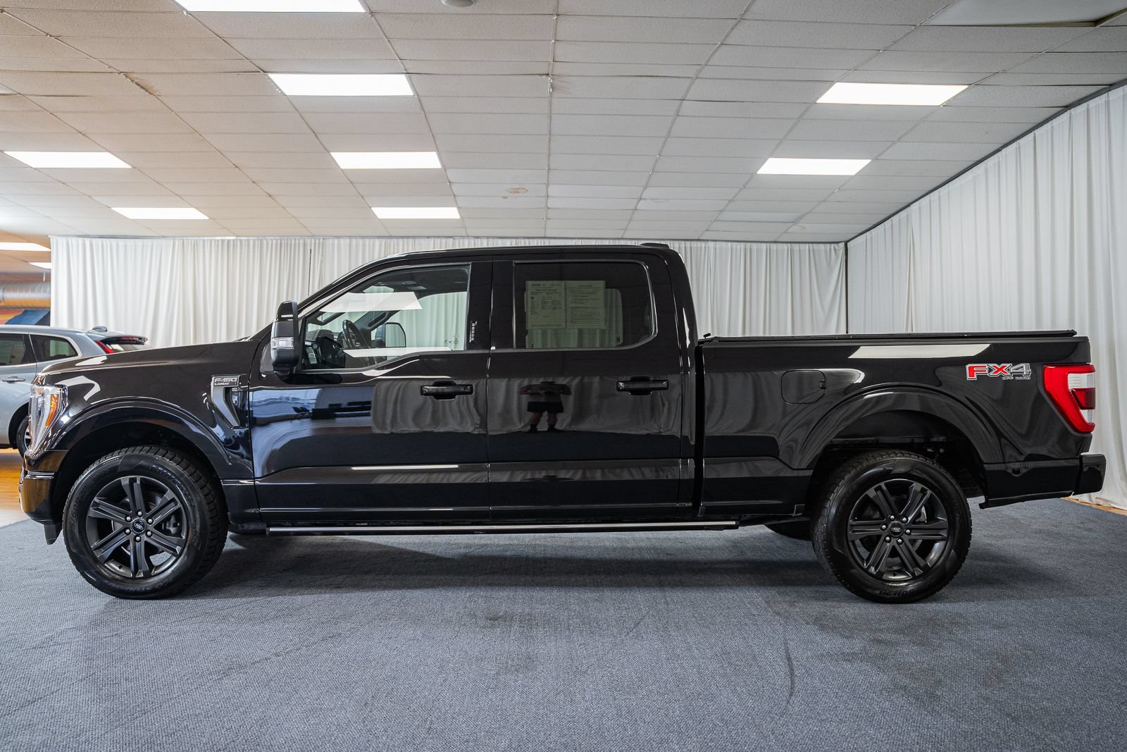 Used 2023 Ford F150 Lariat w/ Equipment Group 502A High AWD/4WD image 4
