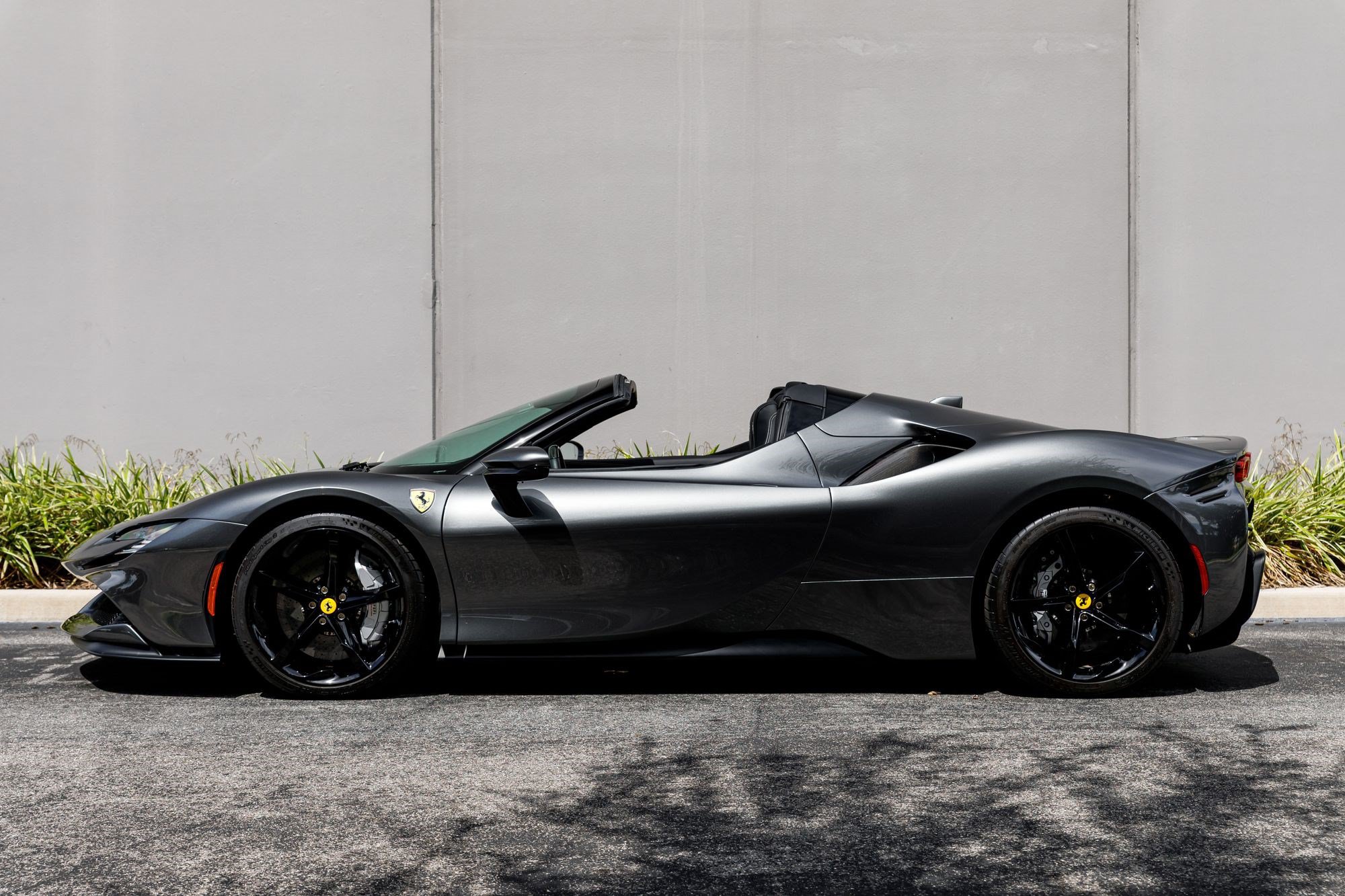Used 2024 Ferrari SF90 Spider AWD/4WD image 2