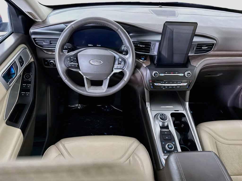 Used 2020 Ford Explorer Platinum w/ Premium Technology Package AWD/4WD image 2