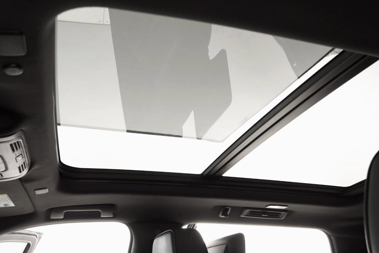 Used 2024 GMC Yukon Denali w/ Advanced Technology Package image 36