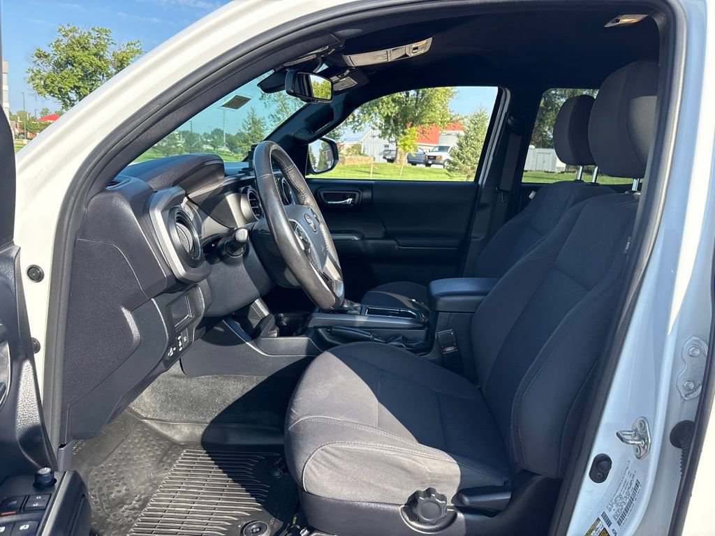 Used 2019 Toyota Tacoma TRD Sport w/ Technology Package AWD/4WD image 15