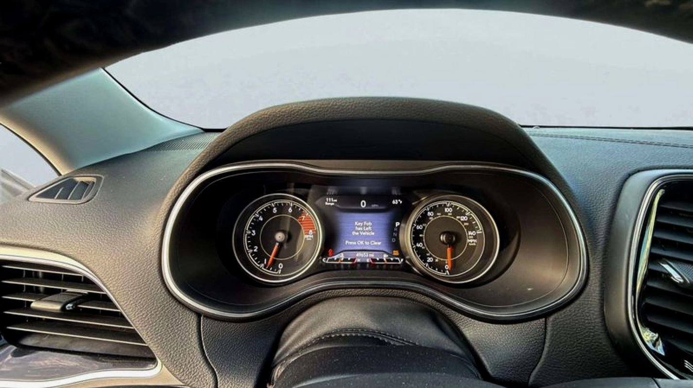 Used 2020 Jeep Cherokee Limited image 13