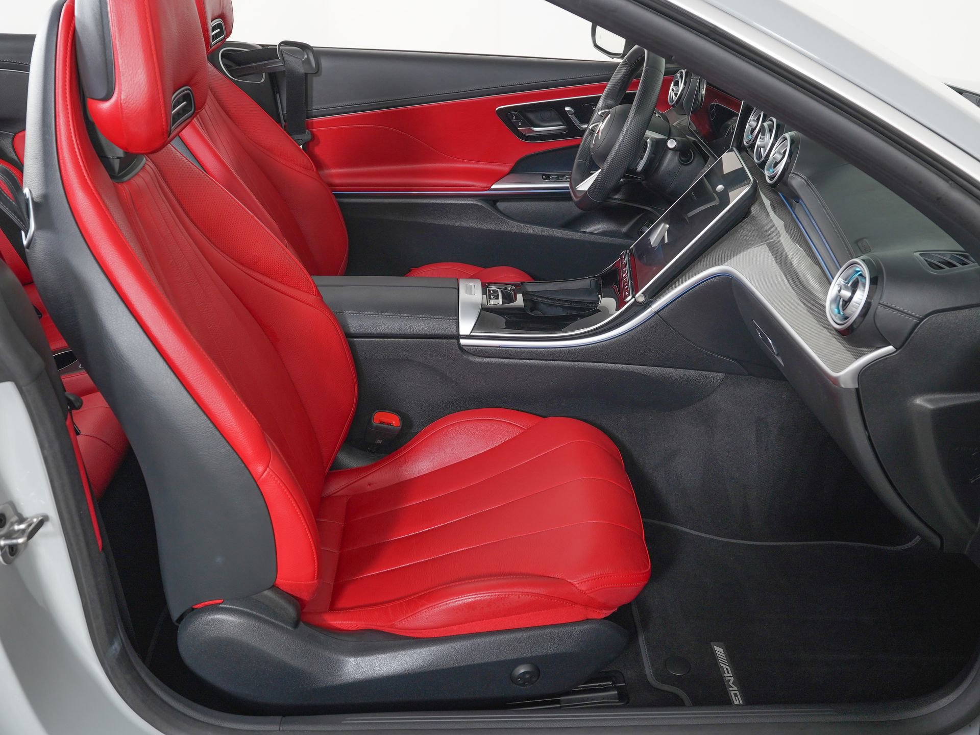 Used 2024 Mercedes-Benz CLE 300 4MATIC Cabriolet image 13