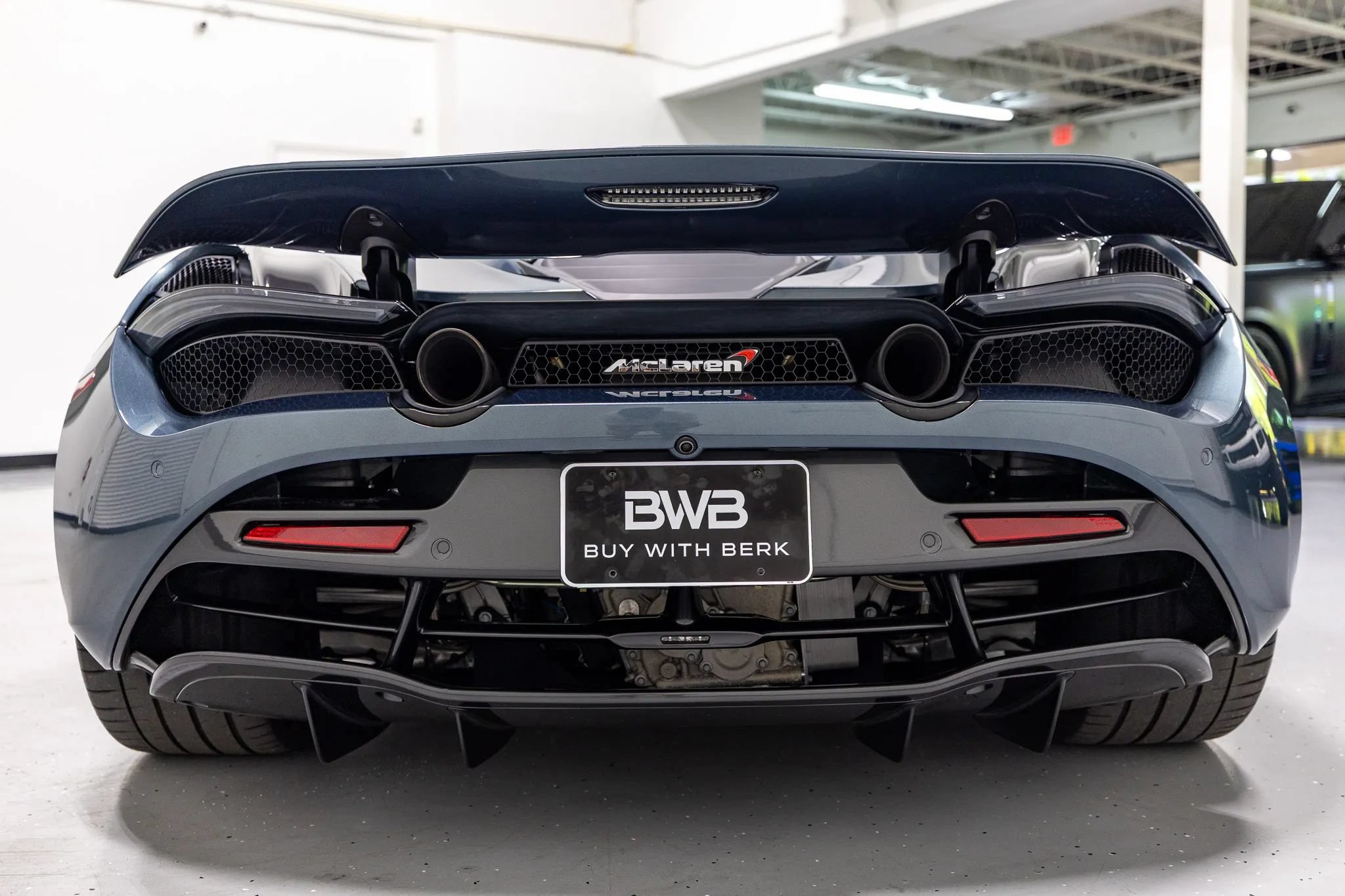 Used 2018 McLaren 720S Performance RWD image 25