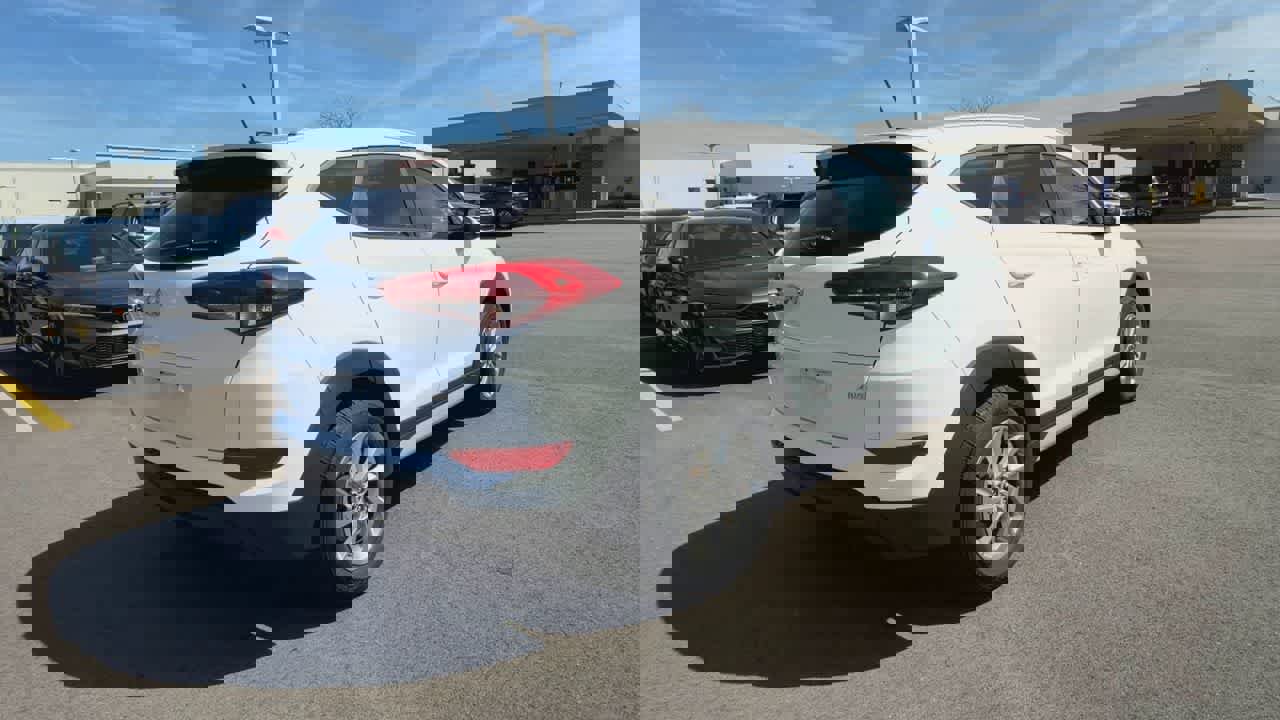 Used 2017 Hyundai Tucson SE AWD/4WD image 8