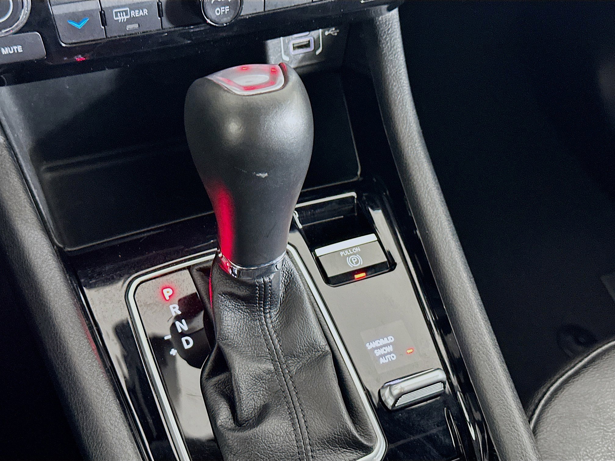 Used 2025 Jeep Compass Limited image 23