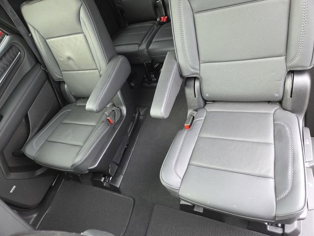 Used 2024 GMC Yukon Denali image 32