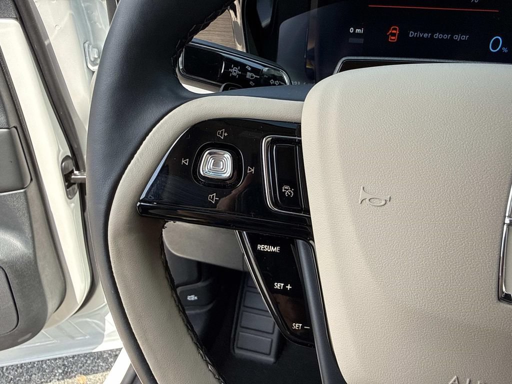 Certified 2025 Lincoln Corsair Grand Touring w/ Equipment Group 302A AWD/4WD image 30