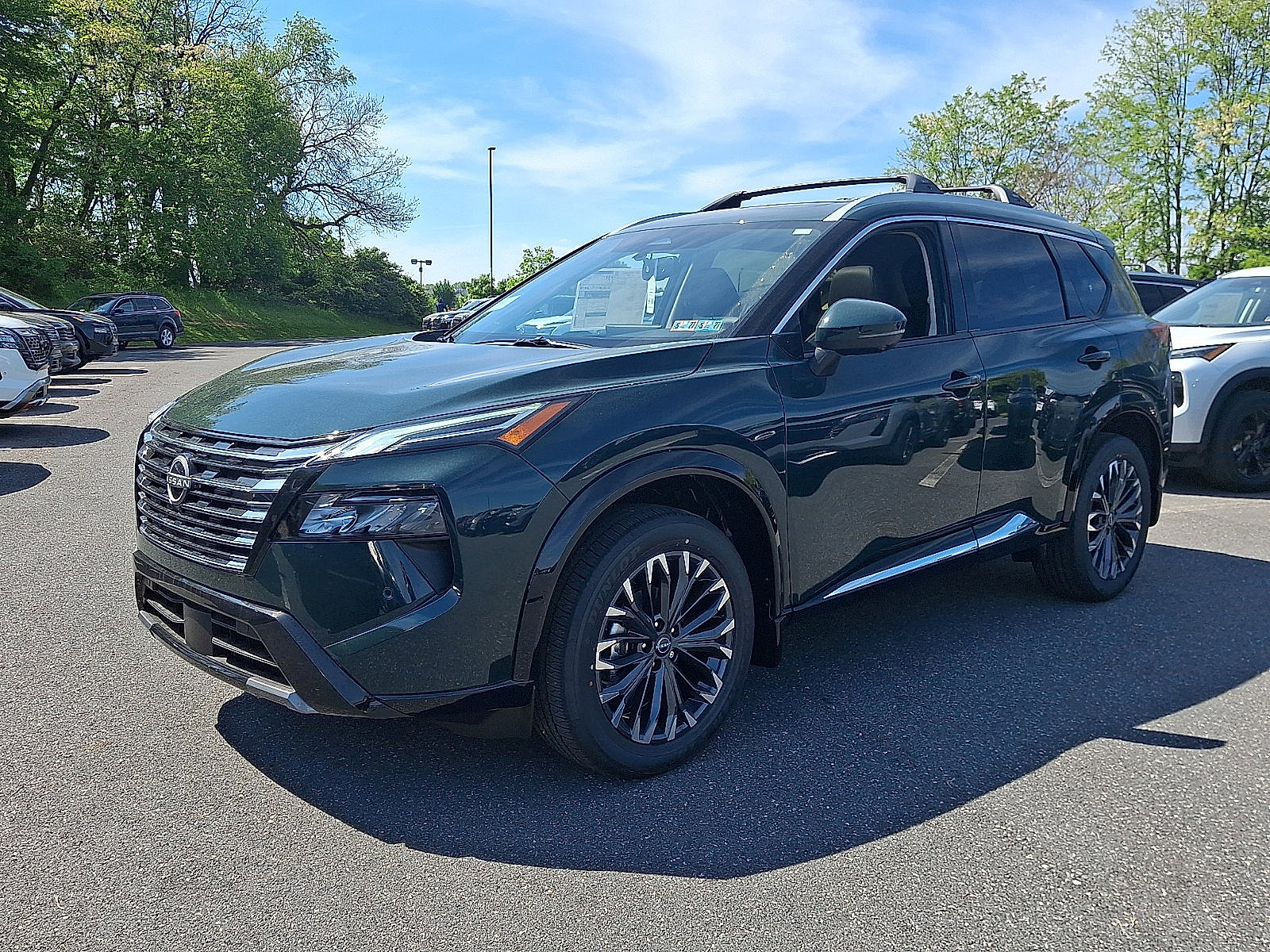 New 2026 Nissan Rogue Platinum AWD/4WD image 2
