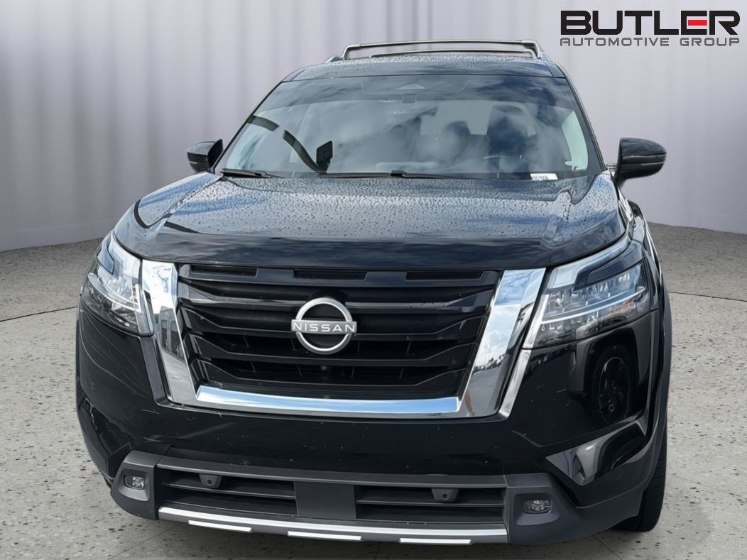 Used 2024 Nissan Pathfinder SL w/ SL Premium Package FWD image 4