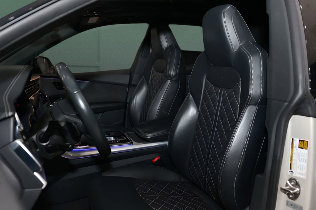 Used 2021 Audi SQ8 Premium Plus w/ SQ8 Black Optic Package image 2