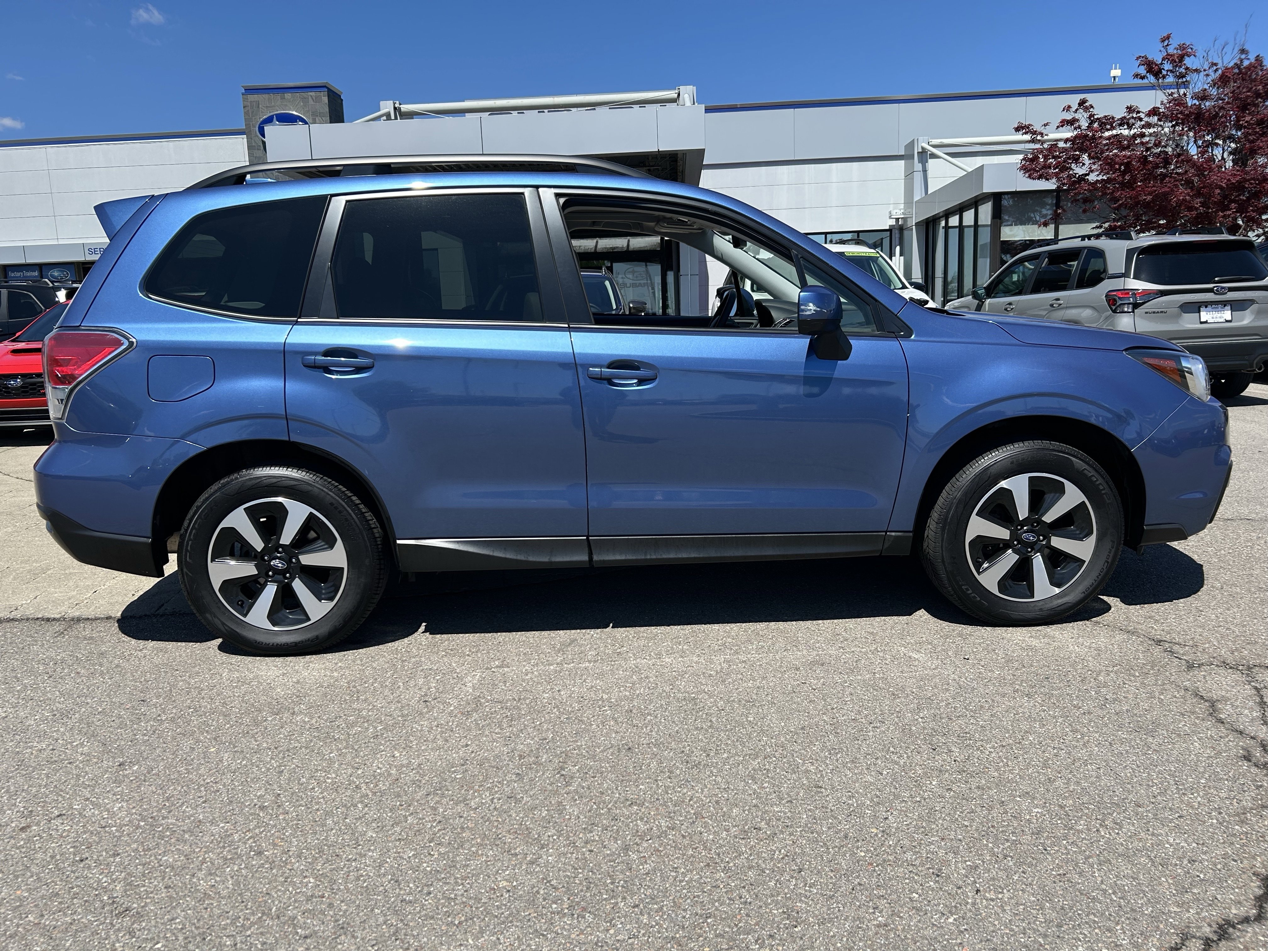 Used 2017 Subaru Forester 2.5i Premium AWD/4WD image 8